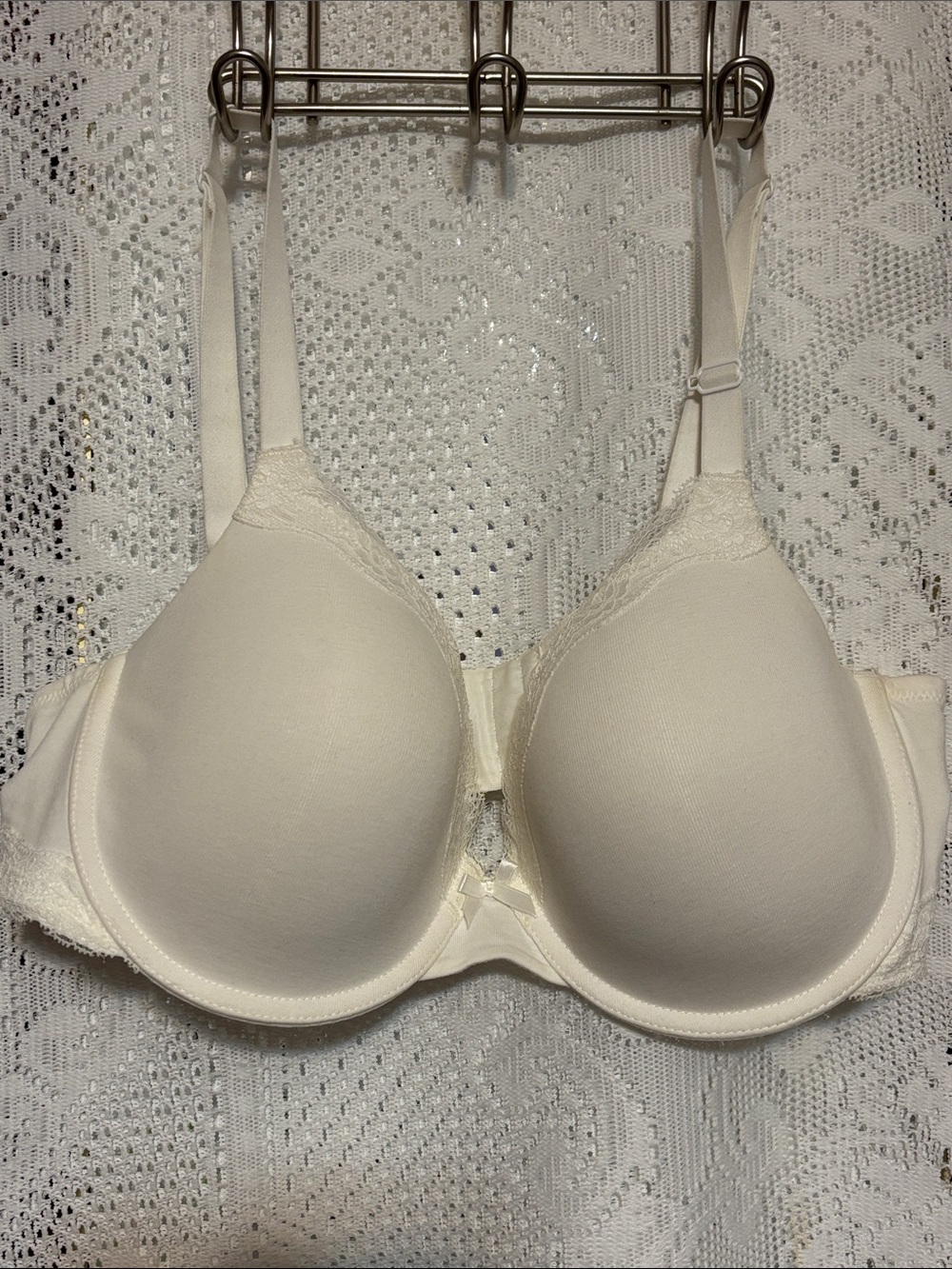 Ambrielle Cream Smooth T-Shirt Bra with Light Lace Accents